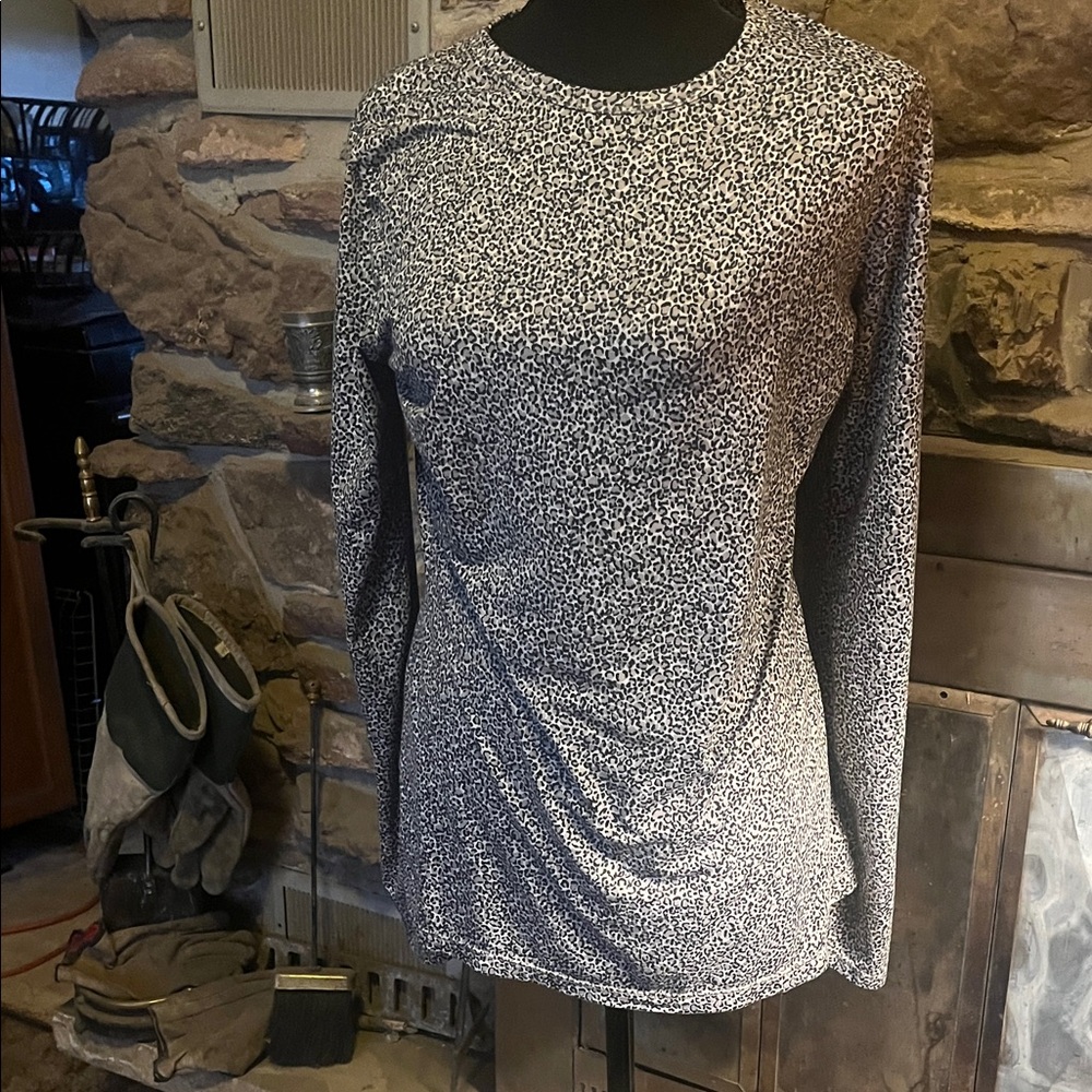 Elegant Black and White Long Sleeve Top